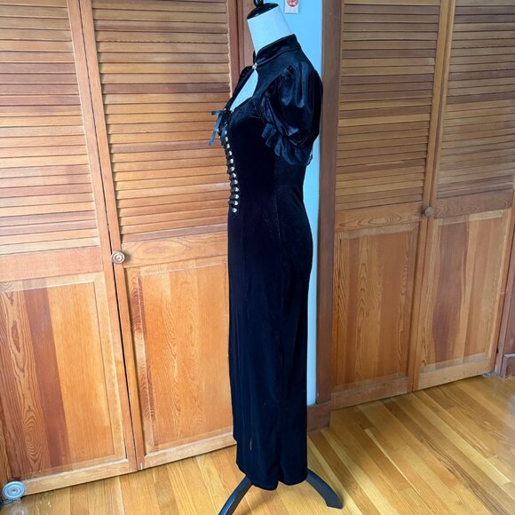 Gothic Victorian Visual Kei Velvet Obsessions Lace-up Front Gown Dress - Picture 9 of 11